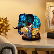 Afbeelding in Gallery-weergave laden, LichtOlifant - een handgemaakte lamp die harten laat stralen