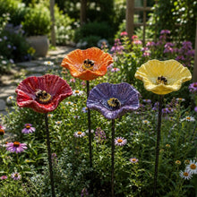 Afbeelding in Gallery-weergave laden, Handgemaakte Hommelbloemen – weerbestendige keramische drinkplaatsen voor hommels, set van 4.