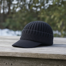 Afbeelding in Gallery-weergave laden, Fjordwarm – Scandinavische wintermuts met oorbescherming (unisex, one size fits all)